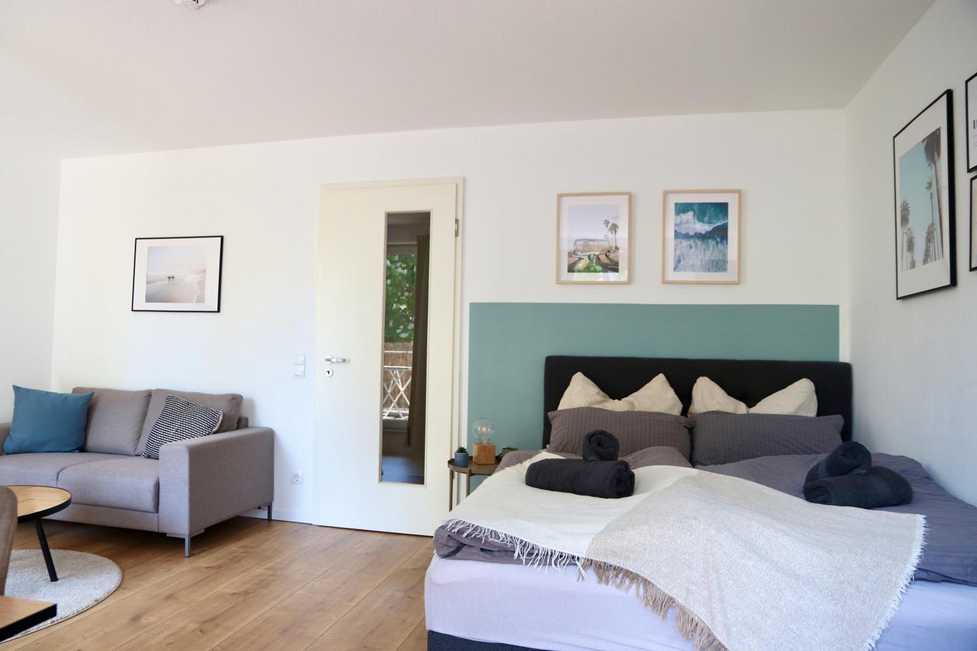 Gemuetliches 1R Apartment Mit Balkon, Parking, Tv Streaming Magdeburg Luaran gambar